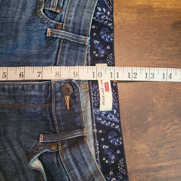 Levi's Jeans Size 10 Perfect Waist 525 Bootcut Mid Rise Button Flap Pockets - Picture 8 of 11